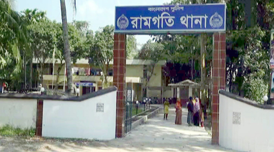 লক্ষ্মীপুরে লিচুর বিচি গলায় আটকে প্রাণ গেলো শিশুর